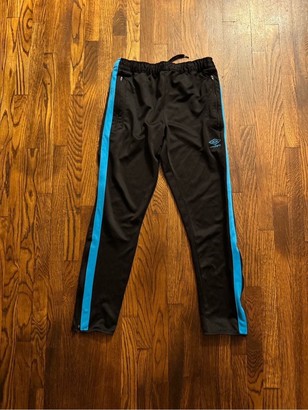 Vintage Umbro soccer sweat pants size small